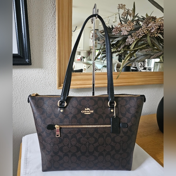 Coach Brown Signature  Gallery Tote  79608 Price firm - Picture 1 of 7